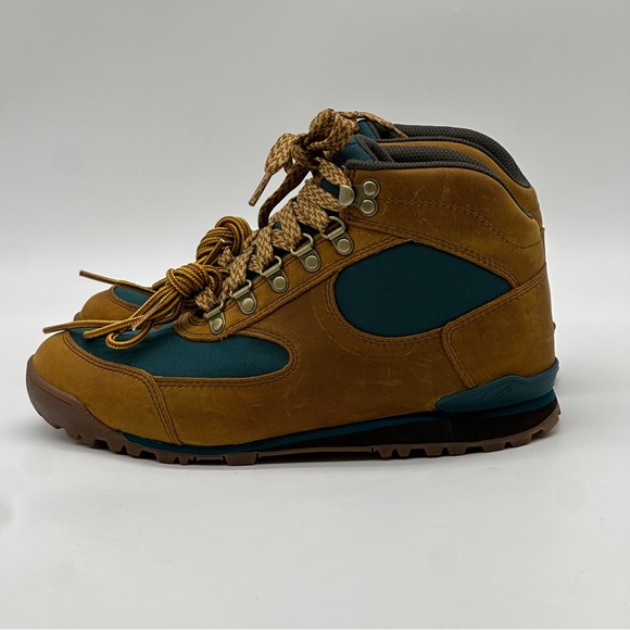 Danner Jag Distressed Hiking Boot. Size 7 - Picture 4 of 11